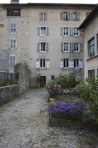 Façade postérieure. © Yves Sancey / Région Bourgogne-Franche-Comté, Inventaire du patrimoine - 2009