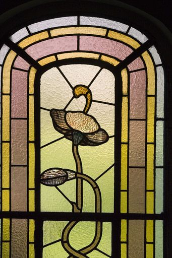 Troisième registre, verrière centrale : coquelicot. © Yves Sancey / Région Bourgogne-Franche-Comté, Inventaire du patrimoine - 2009 Troisième registre, verrière centrale : coquelicot. © Yves Sancey / Région Bourgogne-Franche-Comté, Inventaire du patrimoine - 2009