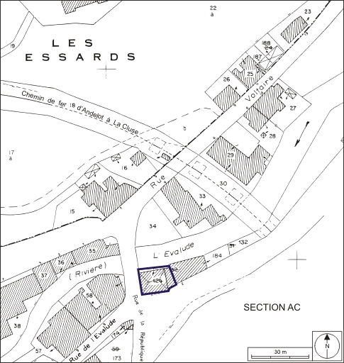 Plan-masse et de situation. Extrait du plan cadastral, 1980, section AB, échelle 1:1000. © André Céréza / Région Bourgogne-Franche-Comté, Inventaire du patrimoine - 2009