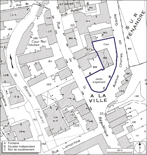 Plan-masse et de situation. Extrait du plan cadastral, 1980, section AE, échelle 1:1000. © André Céréza / Région Bourgogne-Franche-Comté, Inventaire du patrimoine - 2009
