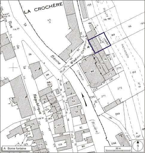 Plan-masse et de situation. Extrait du plan cadastral, 1980, section AK, échelle 1:1000. © André Céréza / Région Bourgogne-Franche-Comté, Inventaire du patrimoine - 2009