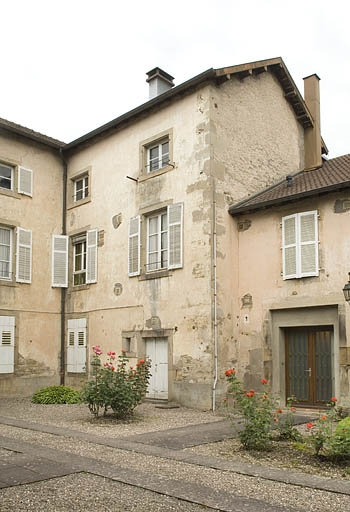 Aile en retour du relais de poste. © Jérôme Mongreville / Région Bourgogne-Franche-Comté, Inventaire du patrimoine - 2009