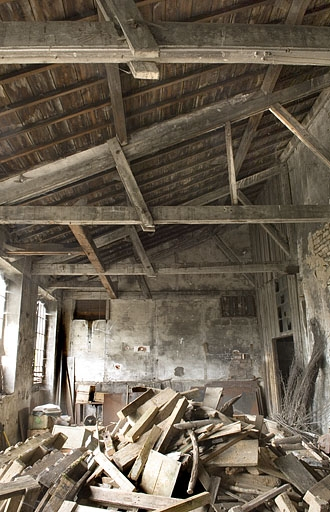 Intérieur de l'atelier à flanc de colline. Vue depuis le sud. © Jérôme Mongreville / Région Bourgogne-Franche-Comté, Inventaire du patrimoine - 2009