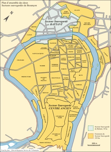 Plan d'ensemble des deux secteurs sauvegardés avec le nom des îlots du centre ancien. Fond de plan : Ville de Besançon, service de l'Urbanisme. © André Céréza / Région Bourgogne-Franche-Comté, Inventaire du patrimoine - 2010