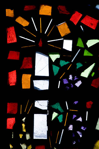 Détail : cierge et grappe de raisin. © Jérôme Mongreville / Région Bourgogne-Franche-Comté, Inventaire du patrimoine - 2010