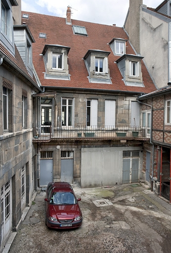 Vue d'ensemble de la façade postérieure du logis principal. © Yves Sancey / Région Bourgogne-Franche-Comté, Inventaire du patrimoine - 2010