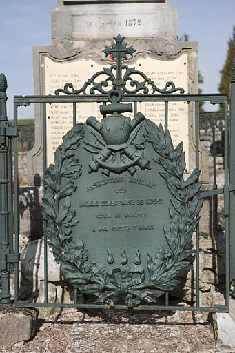 Détail : cartouche avec inscription. © Jérôme Mongreville / Région Bourgogne-Franche-Comté, Inventaire du patrimoine - 2010