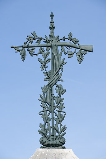 Détail : la croix. © Jérôme Mongreville / Région Bourgogne-Franche-Comté, Inventaire du patrimoine - 2010