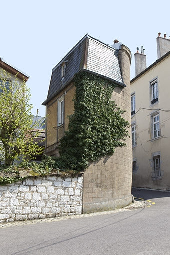 Détail de l'aile sur cour depuis la rue. © Yves Sancey / Région Bourgogne-Franche-Comté, Inventaire du patrimoine - 2010