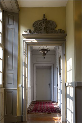 Intérieur : vue du couloir distribuant les pièce de l'étage. © Yves Sancey / Région Bourgogne-Franche-Comté, Inventaire du patrimoine - 2010