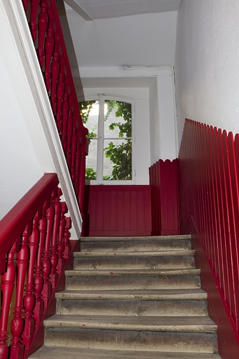 Logis principal : détail de l'escalier. © Yves Sancey / Région Bourgogne-Franche-Comté, Inventaire du patrimoine - 2010
