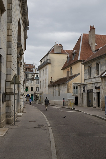 Vue d'ensemble des bâtiments depuis la rue de la bibliothèque. © Yves Sancey / Région Bourgogne-Franche-Comté, Inventaire du patrimoine - 2010