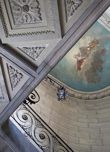 Intérieur : détail du plafond de la cage d'escalier. © Yves Sancey / Région Bourgogne-Franche-Comté, Inventaire du patrimoine - 2010