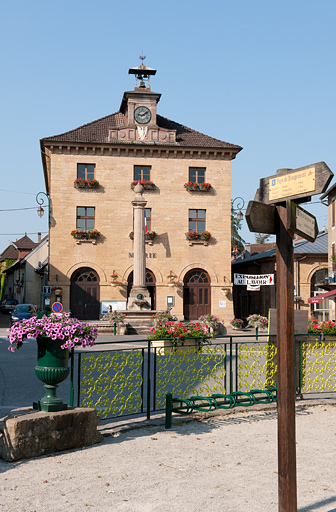 Façade antérieure. © Jérôme Mongreville / Région Bourgogne-Franche-Comté, Inventaire du patrimoine - 2010