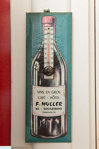 Thermomètre publicitaire. © Jérôme Mongreville / Région Bourgogne-Franche-Comté, Inventaire du patrimoine - 2010