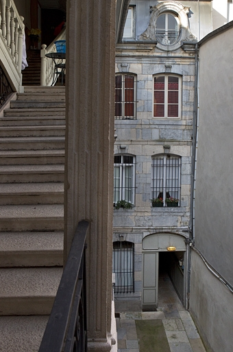 Vue d'ensemble de la façade postérieure du logis sur rue. © Yves Sancey / Région Bourgogne-Franche-Comté, Inventaire du patrimoine - 2010