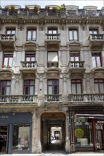 Façade sur rue : détail du rez-de-chaussée au troisième étage. © Yves Sancey / Région Bourgogne-Franche-Comté, Inventaire du patrimoine - 2010
