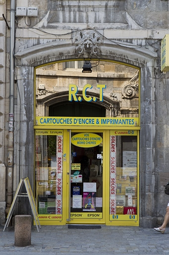 Vue d'ensemble du portail d'entrée. © Yves Sancey / Région Bourgogne-Franche-Comté, Inventaire du patrimoine - 2010