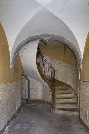 Couloir voûté et escalier. © Yves Sancey / Région Bourgogne-Franche-Comté, Inventaire du patrimoine - 2010