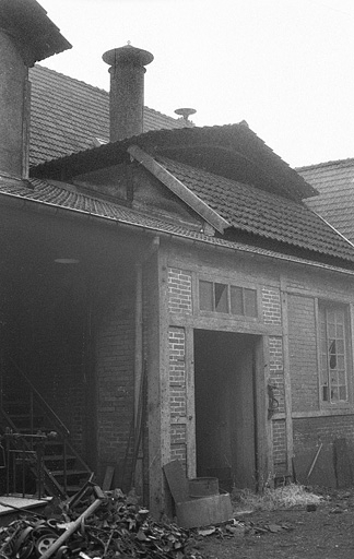 Entrée d'un atelier. © Rémi Hamelin / Région Bourgogne-Franche-Comté, Inventaire du patrimoine - 2010
