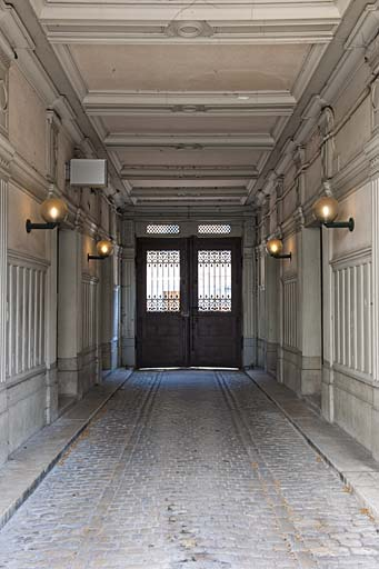 Détail du passage cocher depuis l'entrée de la cour. © Jérôme Mongreville / Région Bourgogne-Franche-Comté, Inventaire du patrimoine - 2011