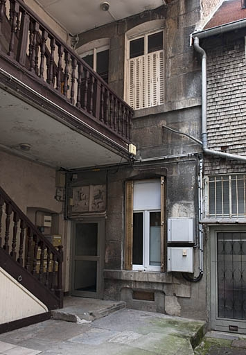 Façade sur cour du logis principal depuis la cour. © Jérôme Mongreville / Région Bourgogne-Franche-Comté, Inventaire du patrimoine - 2011