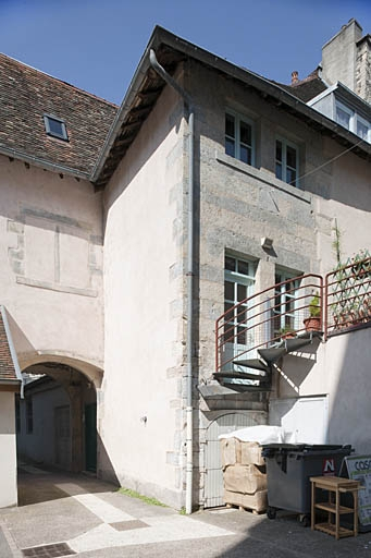 Façade postérieure du logis principal, partie droite. © Jérôme Mongreville / Région Bourgogne-Franche-Comté, Inventaire du patrimoine - 2011