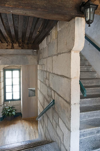 Intérieur : escalier principal en pierre, dernière volée. © Jérôme Mongreville / Région Bourgogne-Franche-Comté, Inventaire du patrimoine - 2011