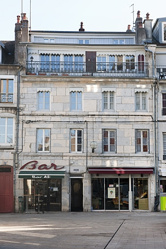 Logis principal : vue d'ensemble de la façade sur rue. © Jérôme Mongreville / Région Bourgogne-Franche-Comté, Inventaire du patrimoine - 2011