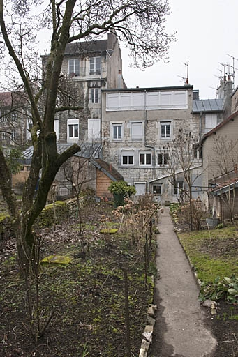 Vue d'ensemble du jardin en fond de parcelle. © Jérôme Mongreville / Région Bourgogne-Franche-Comté, Inventaire du patrimoine - 2011