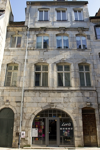 Vue d'ensemble de la façade antérieure. © Yves Sancey / Région Bourgogne-Franche-Comté, Inventaire du patrimoine - 2011
