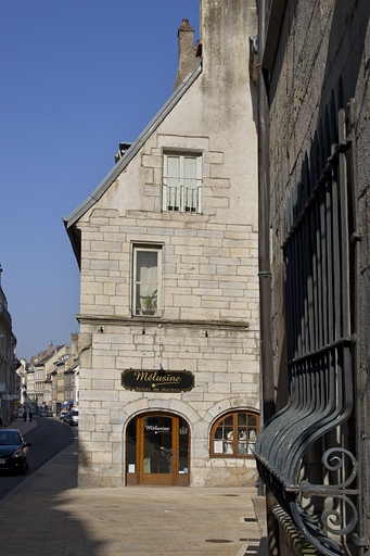 Façade latérale droite, de face. © Yves Sancey / Région Bourgogne-Franche-Comté, Inventaire du patrimoine - 2011
