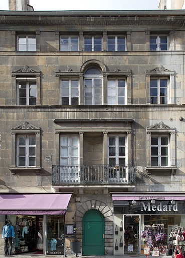 Vue d'ensemble de la façade antérieure : de face. © Yves Sancey / Région Bourgogne-Franche-Comté, Inventaire du patrimoine - 2011