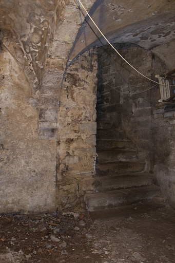 Logis principal : détail de l'escalier de la cave. © Yves Sancey / Région Bourgogne-Franche-Comté, Inventaire du patrimoine - 2011