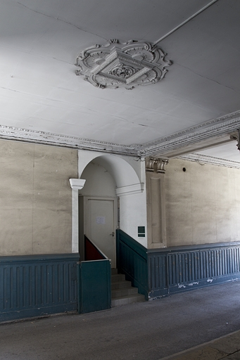 Vue du passage cocher depuis l'entrée de l'escalier. © Yves Sancey / Région Bourgogne-Franche-Comté, Inventaire du patrimoine - 2011