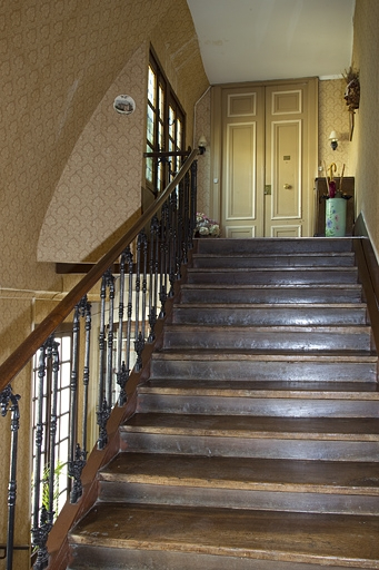 Intérieur de l'escalier : détail d'une volée. © Yves Sancey / Région Bourgogne-Franche-Comté, Inventaire du patrimoine - 2011