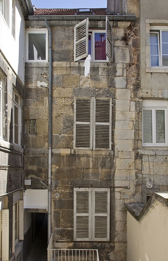 Premier logis secondaire, façade postérieure. © Yves Sancey / Région Bourgogne-Franche-Comté, Inventaire du patrimoine - 2011