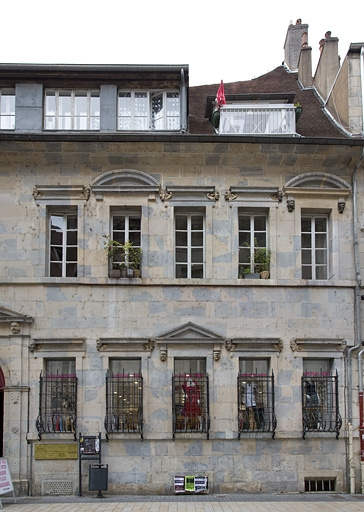 Logis principal, façade sur rue : partie droite, de face. © Yves Sancey / Région Bourgogne-Franche-Comté, Inventaire du patrimoine - 2011