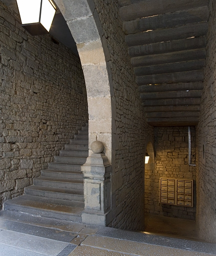 Logis principal, intérieur : vue de l'escalier d'honneur. © Yves Sancey / Région Bourgogne-Franche-Comté, Inventaire du patrimoine - 2011