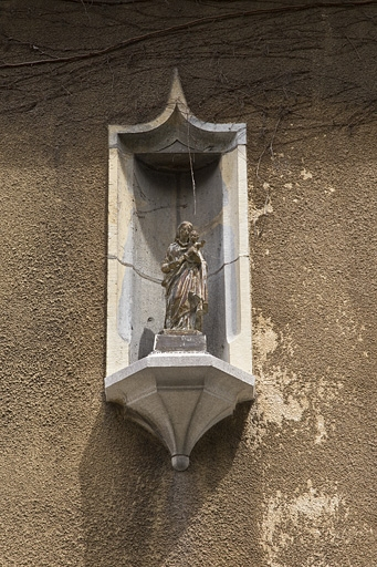 Logis principal, façade antérieure : détail de la niche. © Yves Sancey / Région Bourgogne-Franche-Comté, Inventaire du patrimoine - 2011