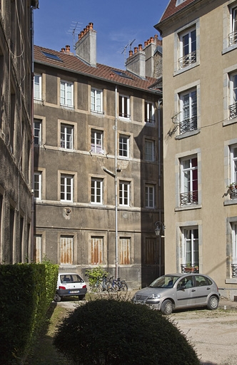 Logis principal, vue de la façade postérieure. © Yves Sancey / Région Bourgogne-Franche-Comté, Inventaire du patrimoine - 2011