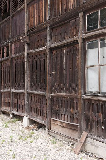 Détail de la façade ouest des communs (remise ou écurie). © Jérôme Mongreville / Région Bourgogne-Franche-Comté, Inventaire du patrimoine - 2011