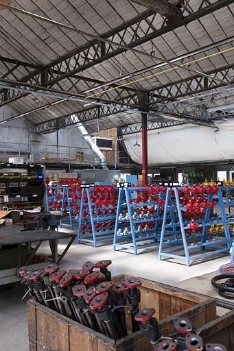 Atelier de fabrication. Corps de pompes en cours de séchage. © Jérôme Mongreville / Région Bourgogne-Franche-Comté, Inventaire du patrimoine - 2011