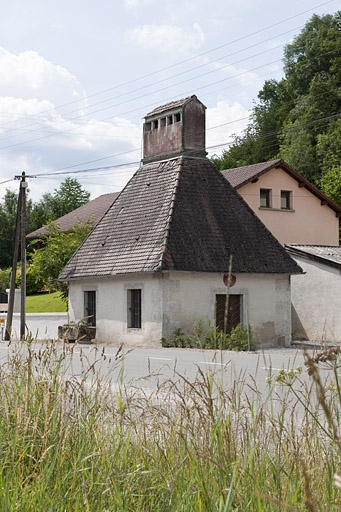 Séchoir vu de trois quarts. © Jérôme Mongreville / Région Bourgogne-Franche-Comté, Inventaire du patrimoine - 2011