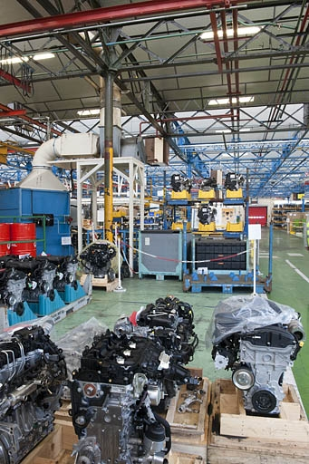 Atelier d'assemblage des moteurs. © Jérôme Mongreville / Région Bourgogne-Franche-Comté, Inventaire du patrimoine - 2011 Atelier d'assemblage des moteurs. © Jérôme Mongreville / Région Bourgogne-Franche-Comté, Inventaire du patrimoine - 2011