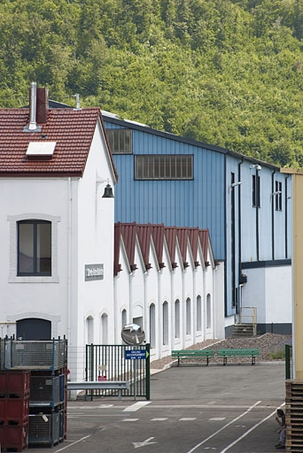 Vue en enfilade des bâtiments sud. © Jérôme Mongreville / Région Bourgogne-Franche-Comté, Inventaire du patrimoine - 2011 Vue en enfilade des bâtiments sud. © Jérôme Mongreville / Région Bourgogne-Franche-Comté, Inventaire du patrimoine - 2011