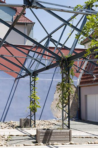 Réhabilitation d'un bâtiment industriel. Détail de la charpente métallique. © Jérôme Mongreville / Région Bourgogne-Franche-Comté, Inventaire du patrimoine - 2011