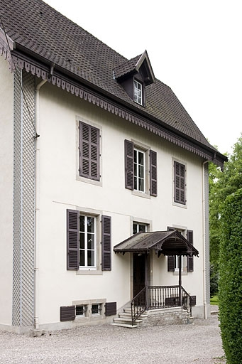 Façade nord vue de trois quarts. © Jérôme Mongreville / Région Bourgogne-Franche-Comté, Inventaire du patrimoine - 2011