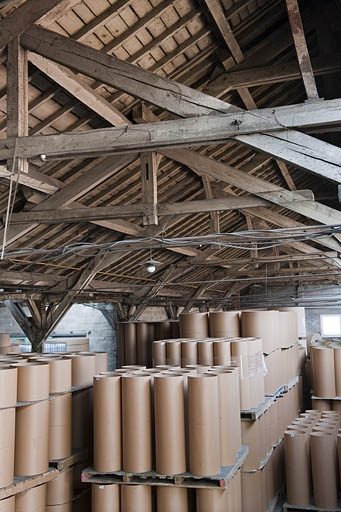 La charpente du magasin industriel (cadrage vertical). © Jérôme Mongreville / Région Bourgogne-Franche-Comté, Inventaire du patrimoine - 2011