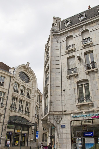 Façade d'angle : de trois quarts droit. © Yves Sancey / Région Bourgogne-Franche-Comté, Inventaire du patrimoine - 2011